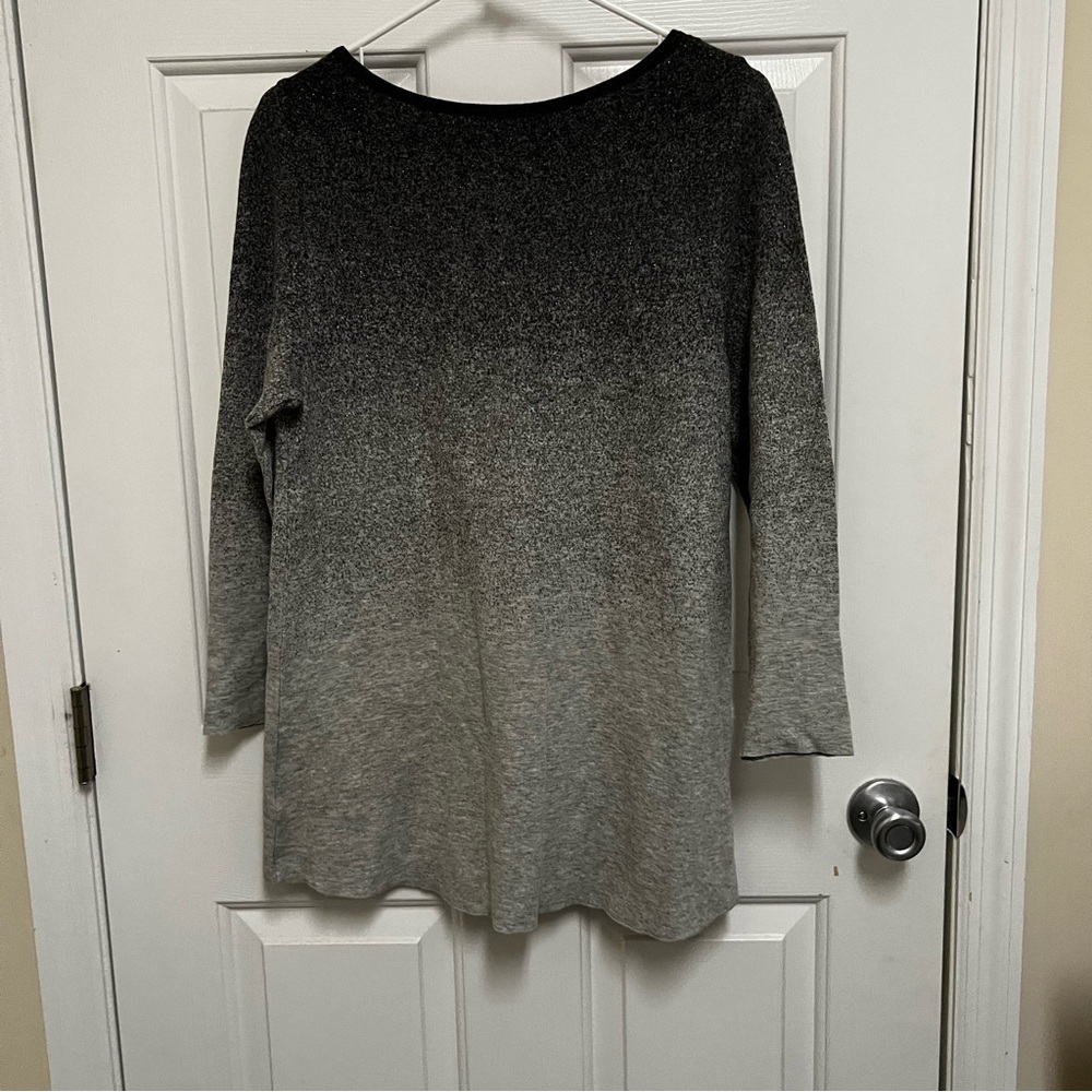 ❤️3/$15 Simply Vera Vera Wang Black and Gray Crew Neck Sweater - Picture 4 of 5